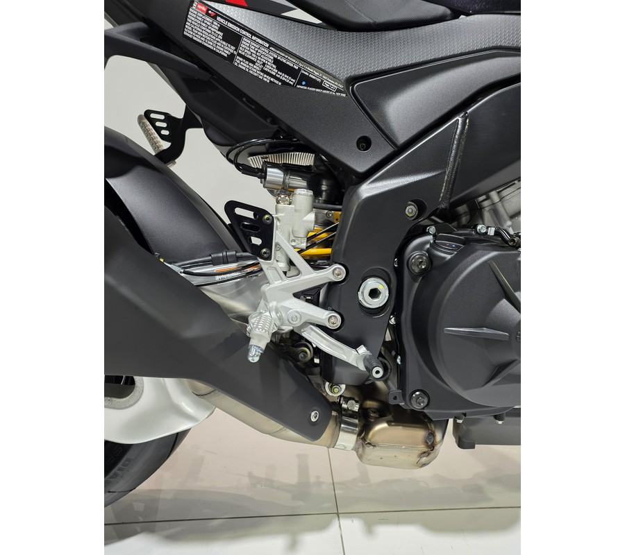 2027 Aprilia Tuono V4 Factory 1100