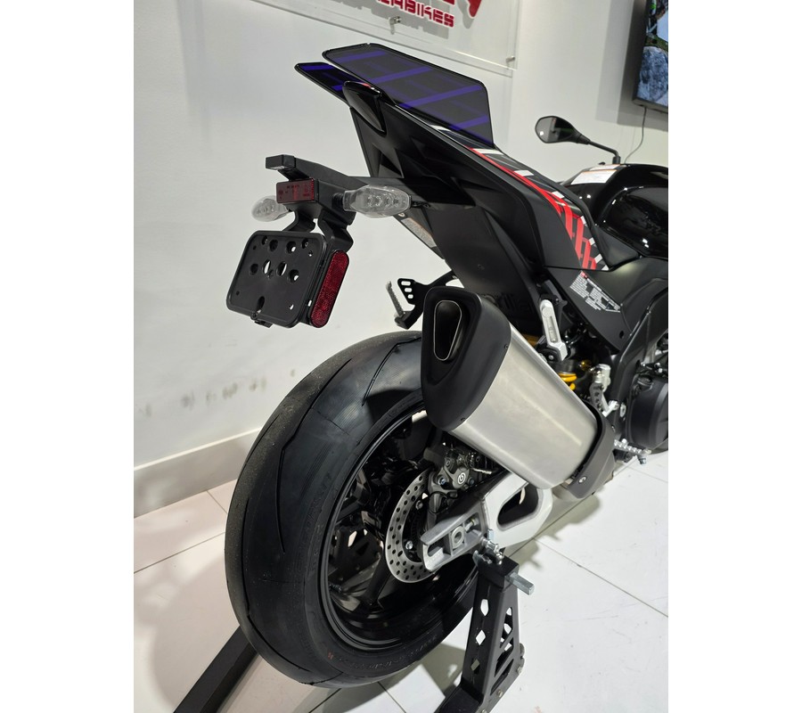 2027 Aprilia Tuono V4 Factory 1100