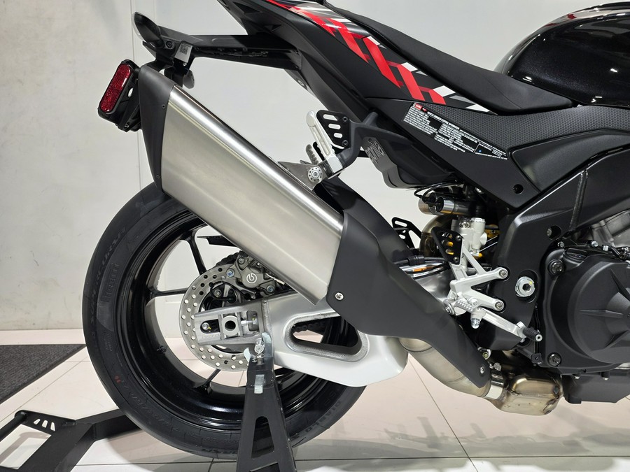2027 Aprilia Tuono V4 Factory 1100