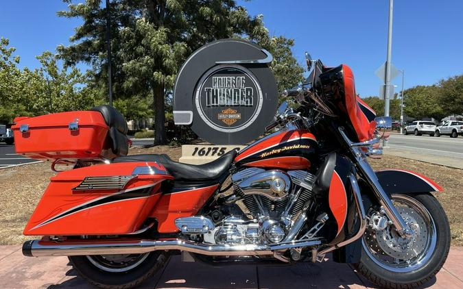 2004 Harley-Davidson® FLHTCSE