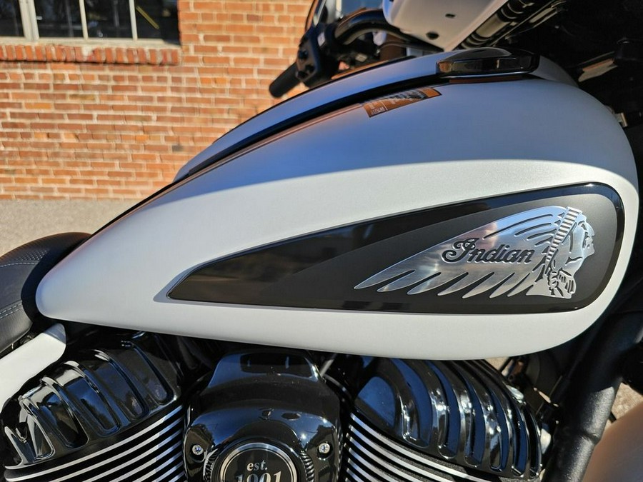 2024 Indian Motorcycle® Chieftain® Dark Horse® with PowerBand Audio Package