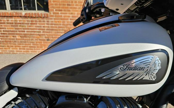 2024 Indian Motorcycle® Chieftain® Dark Horse® with PowerBand Audio Package