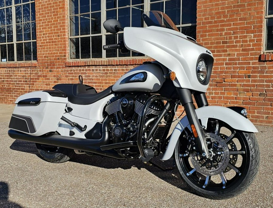 2024 Indian Motorcycle® Chieftain® Dark Horse® with PowerBand Audio Package