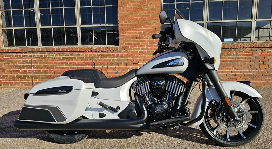 2024 Indian Motorcycle® Chieftain® Dark Horse® with PowerBand Audio Package