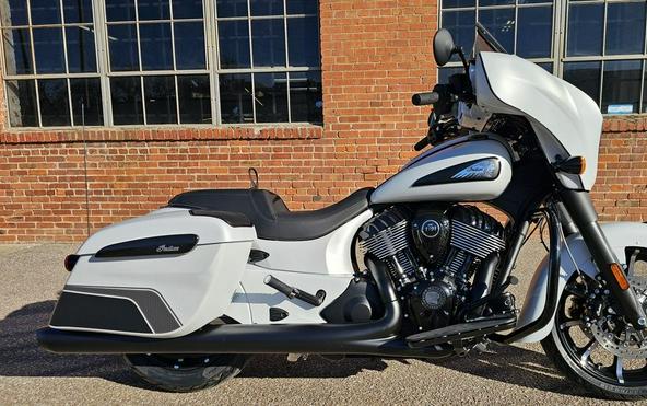 2024 Indian Motorcycle® Chieftain® Dark Horse® with PowerBand Audio Package