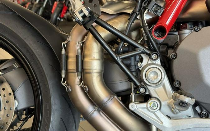 2025 Ducati Hypermotard 950 Ducati Red