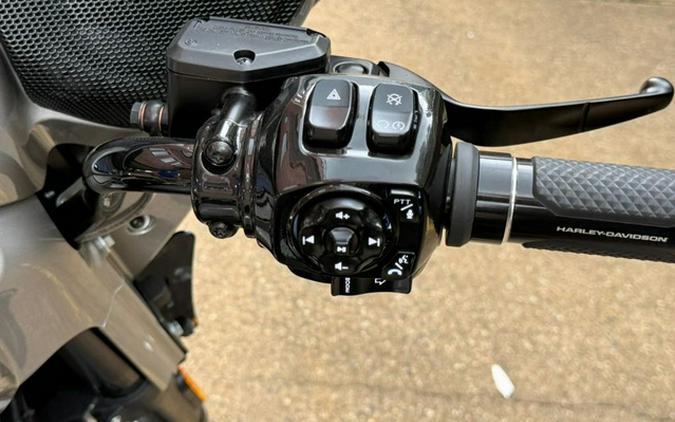 2023 Harley-Davidson FLHXSE Street Glide CVO Street Glide