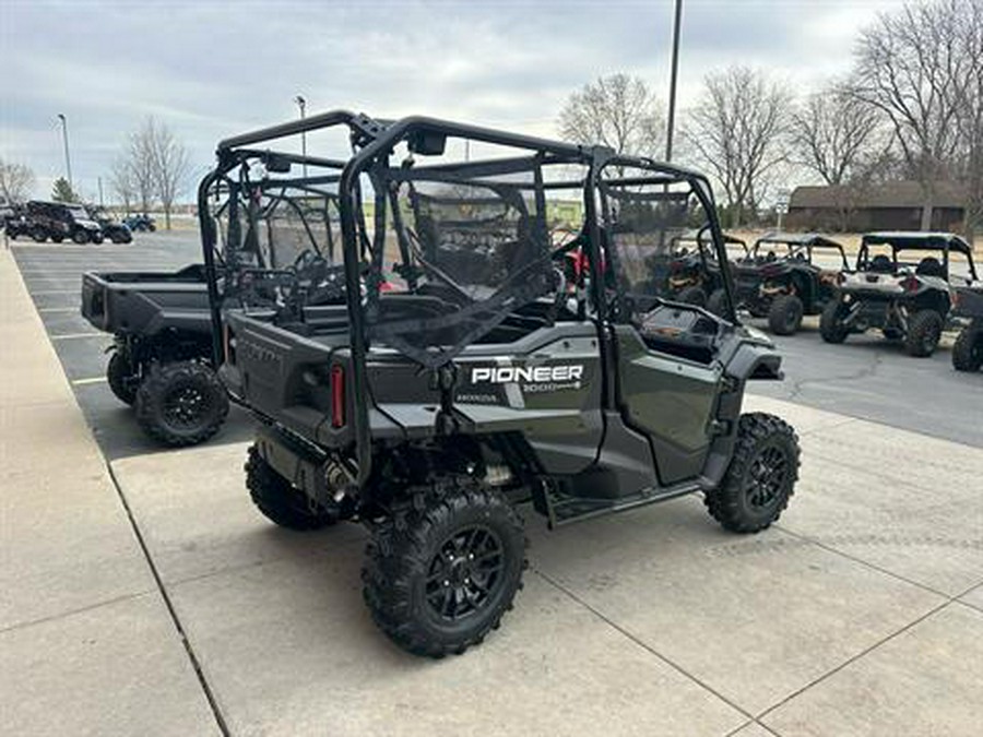 2025 Honda Pioneer 1000-5 Deluxe