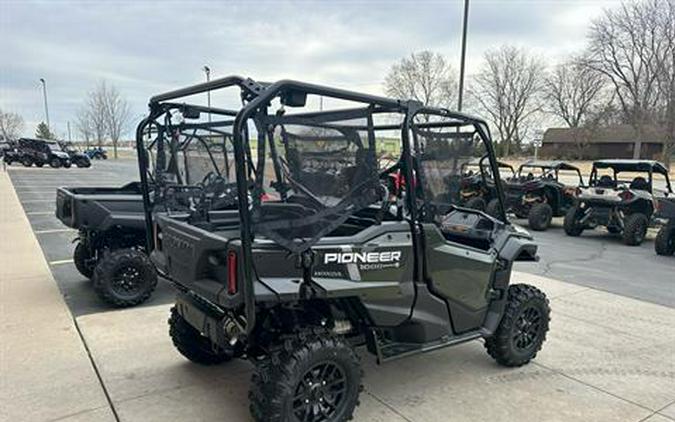 2025 Honda Pioneer 1000-5 Deluxe
