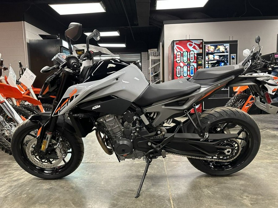 2023 KTM Duke 790