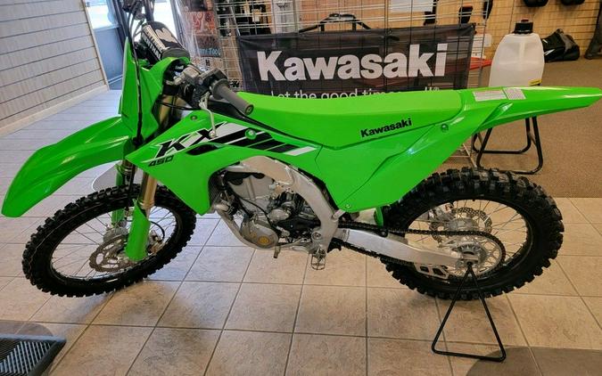 2024 Kawasaki KX450 First Look [9 Fast Facts, Specs, Photos]