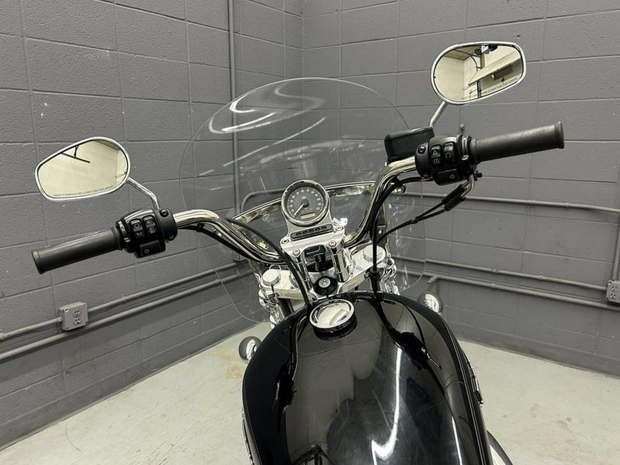 2016 Harley-Davidson® XL1200T - Sportster® SuperLow® 1200T