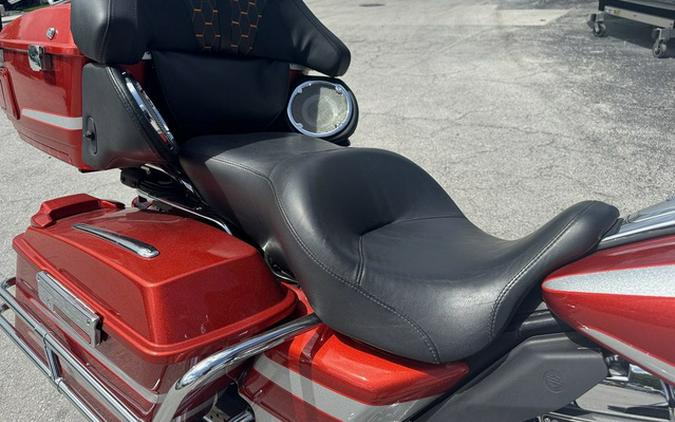 2008 Harley-Davidson FLHTCUSE3 - CVO Ultra Classic Screamin' Eagle Electra Glide