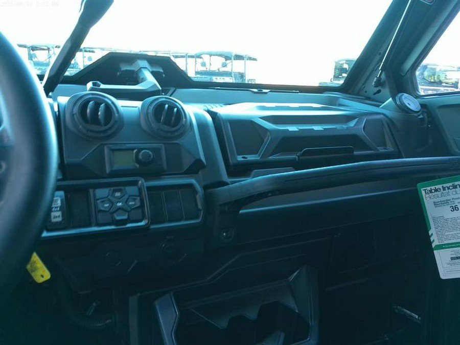 2026 Can-Am® Defender 6x6 Limited HD10