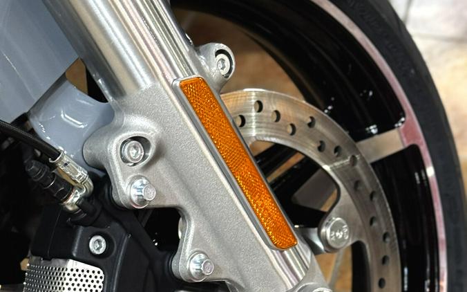 2026 Harley-Davidson® Road Glide® Dark Billiard Gray Chrome Trim