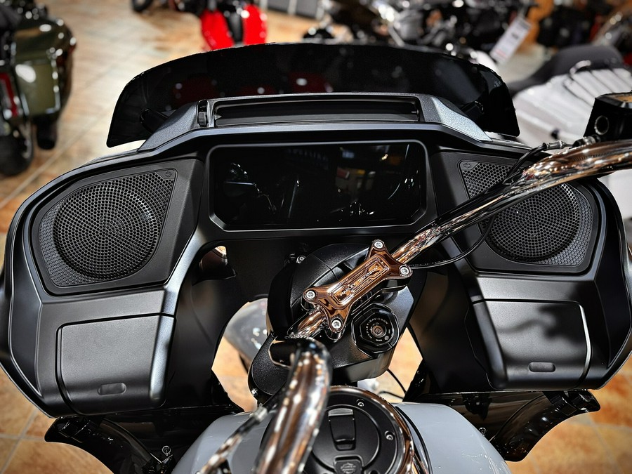 2026 Harley-Davidson® Road Glide® Dark Billiard Gray Chrome Trim