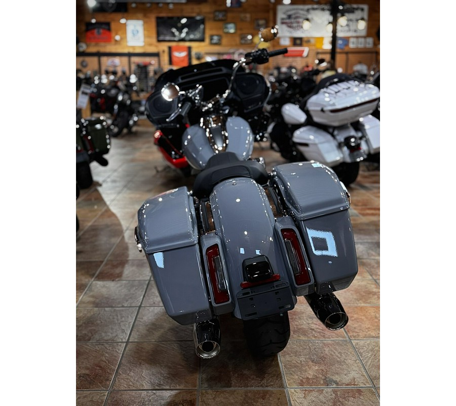 2026 Harley-Davidson® Road Glide® Dark Billiard Gray Chrome Trim