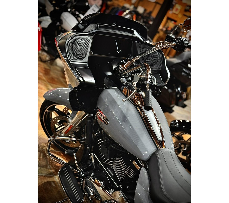 2026 Harley-Davidson® Road Glide® Dark Billiard Gray Chrome Trim