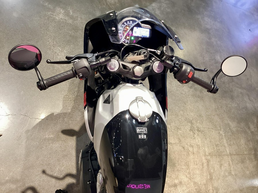 2026 Triumph Thruxton 400
