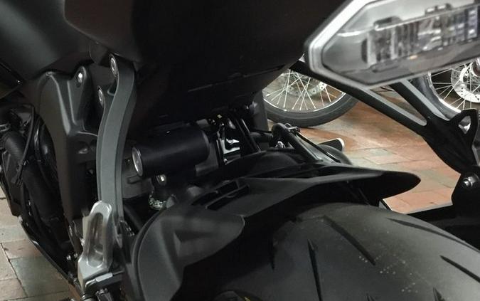 2024 Kawasaki Ninja® ZX™-6R Metallic Flat Spark Black/Ebony