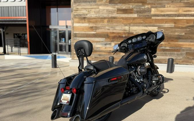 2023 Harley-Davidson® Street Glide® Special Vivid Black - Black Finish