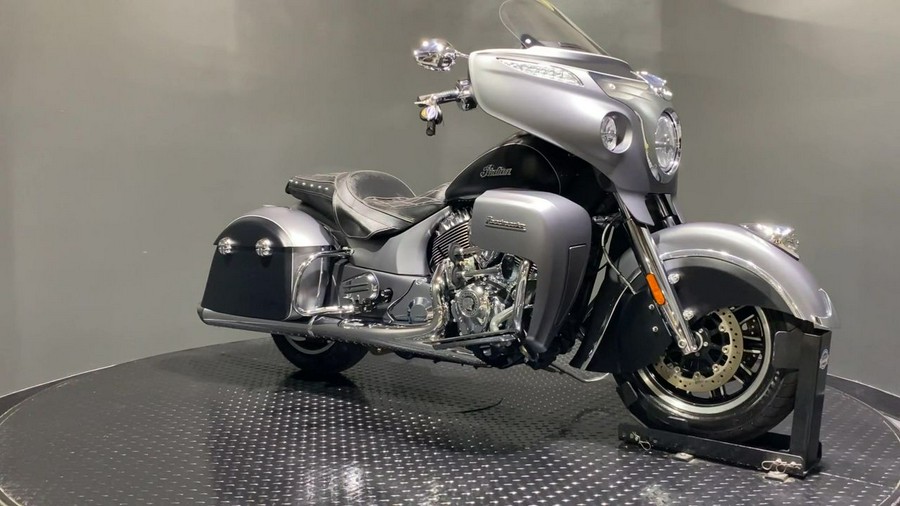 2019 Indian Motorcycle® Roadmaster® Steel Gray Smoke / Thunder Black Smoke