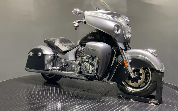 2019 Indian Motorcycle® Roadmaster® Steel Gray Smoke / Thunder Black Smoke