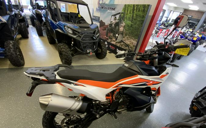 2024 KTM Adventure 890 R