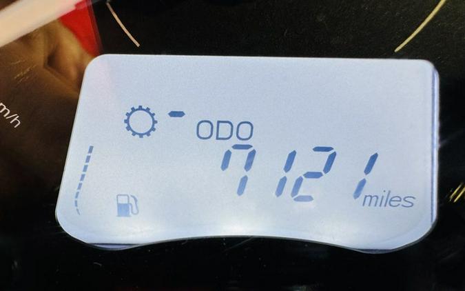 2023 Triumph Bonneville Bobber Chrome Edition Chrome / Jet Blac