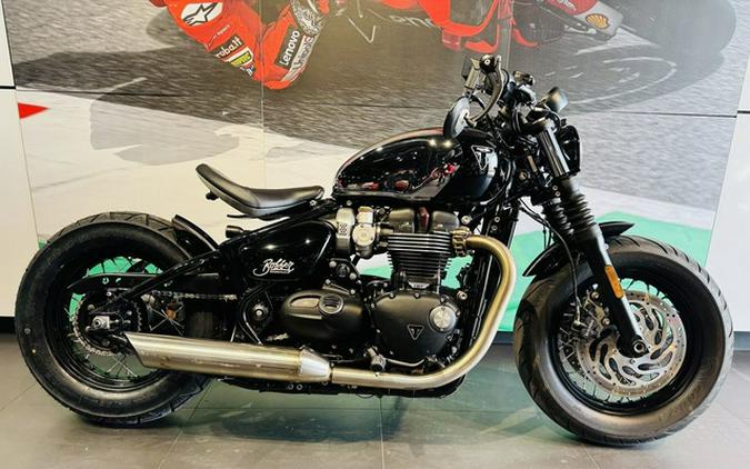 2023 Triumph Bonneville Bobber Chrome Edition Chrome / Jet Blac