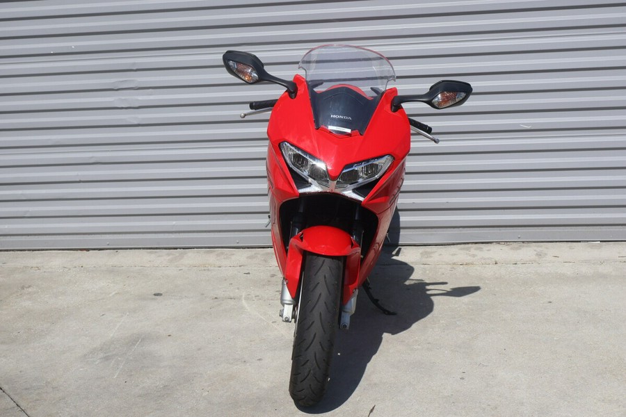 2014 Honda VFR800 ( INTERCEPTOR )