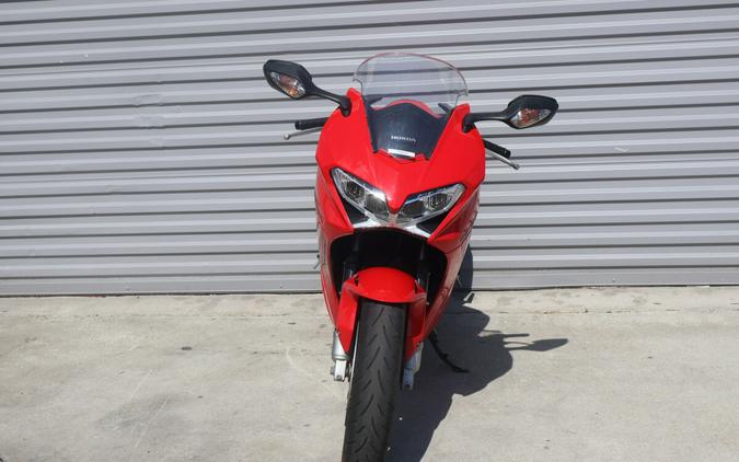 2014 Honda VFR800 ( INTERCEPTOR )