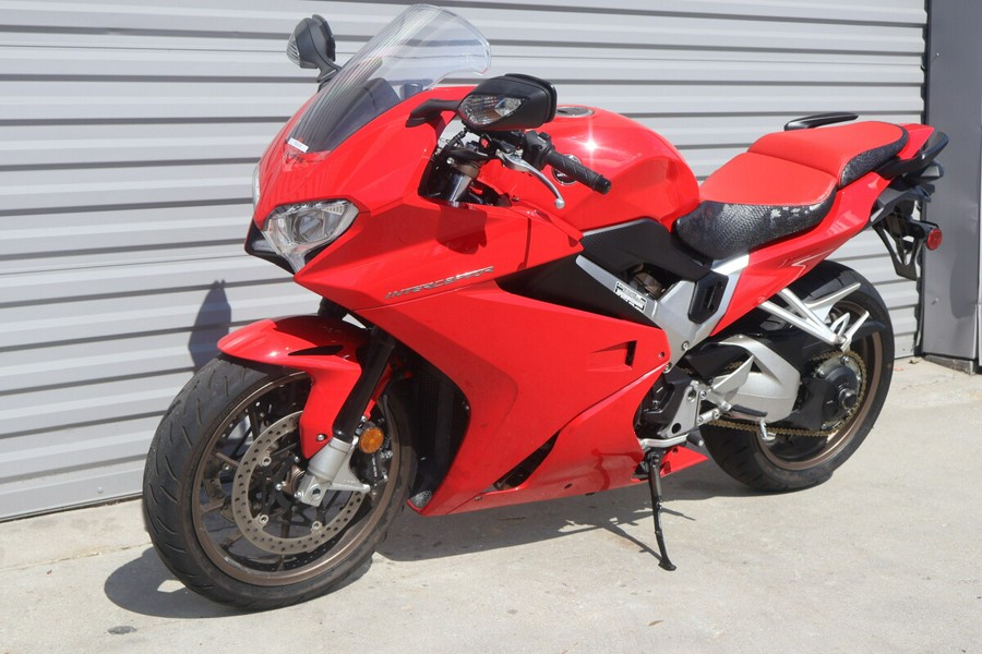 2014 Honda VFR800 ( INTERCEPTOR )