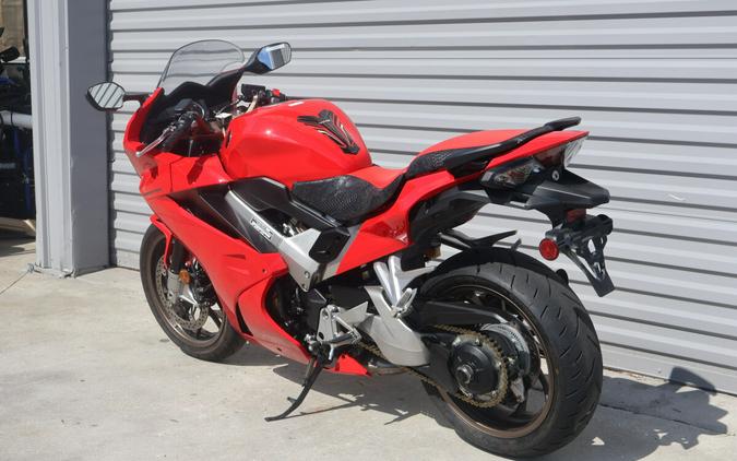 2014 Honda VFR800 ( INTERCEPTOR )