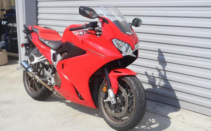 2014 Honda VFR800 ( INTERCEPTOR )