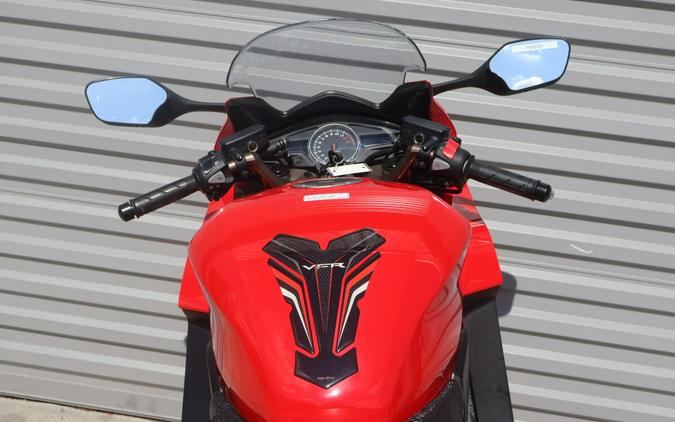 2014 Honda VFR800 ( INTERCEPTOR )