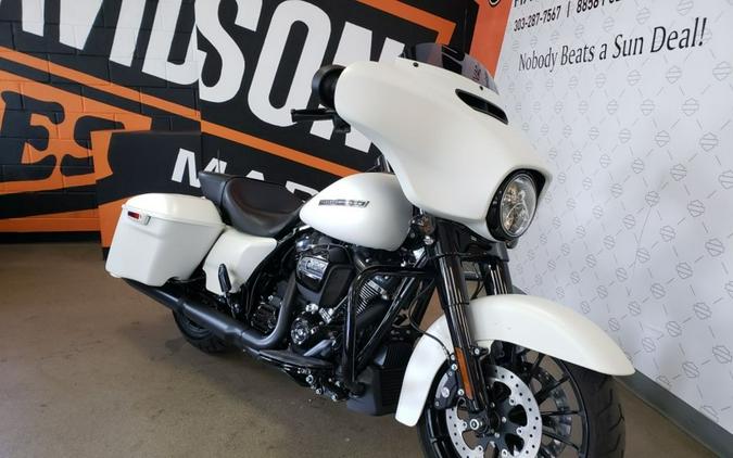 2018 Harley-Davidson® FLHXS - Street Glide® Special