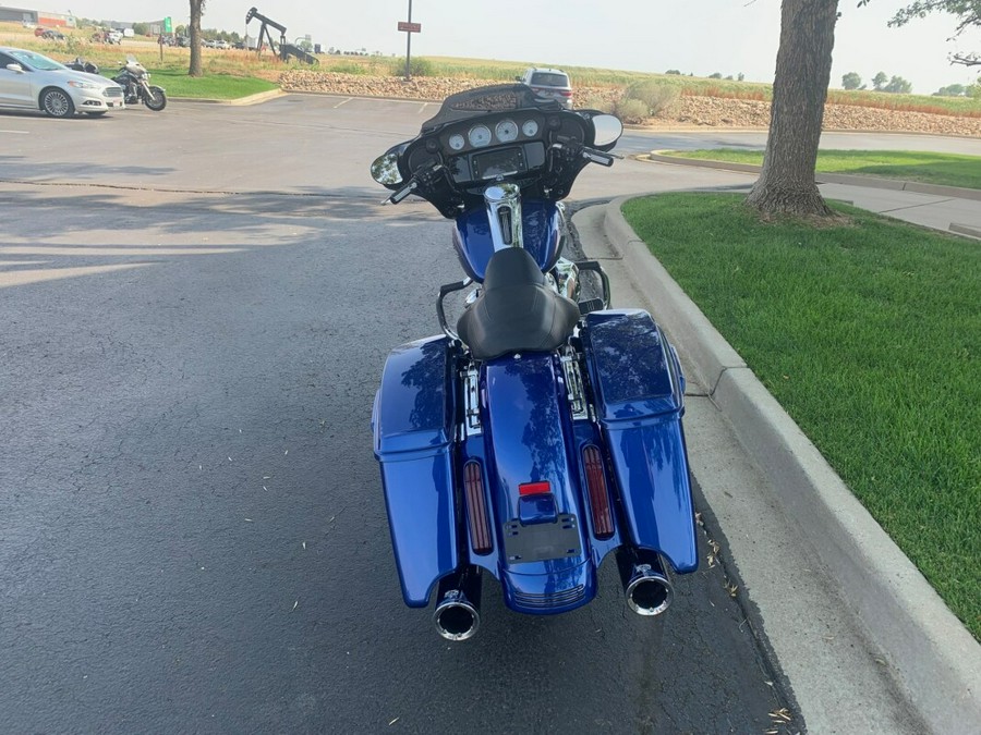 2017 Harley-Davidson Street Glide Special Superior Blue