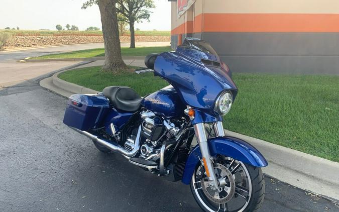 2017 Harley-Davidson Street Glide Special Superior Blue