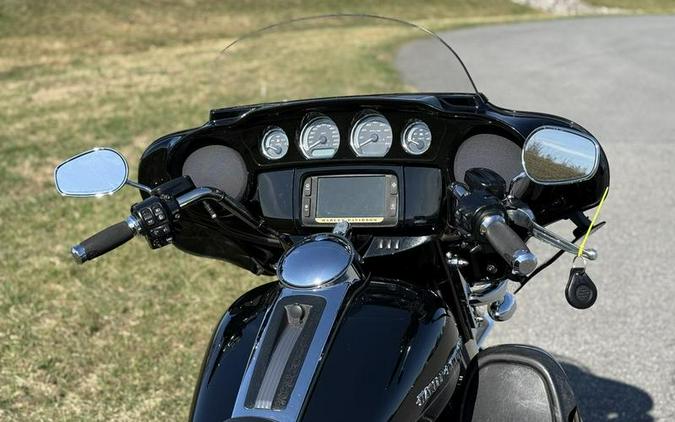 2015 Harley-Davidson® FLHTKL - Ultra Limited Low