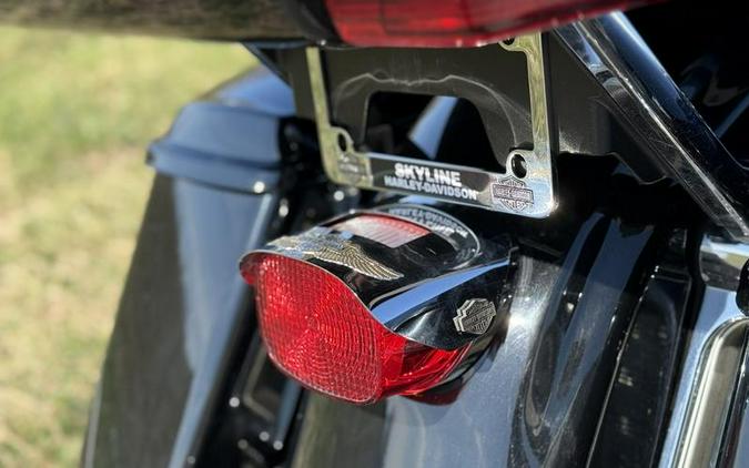 2015 Harley-Davidson® FLHTKL - Ultra Limited Low