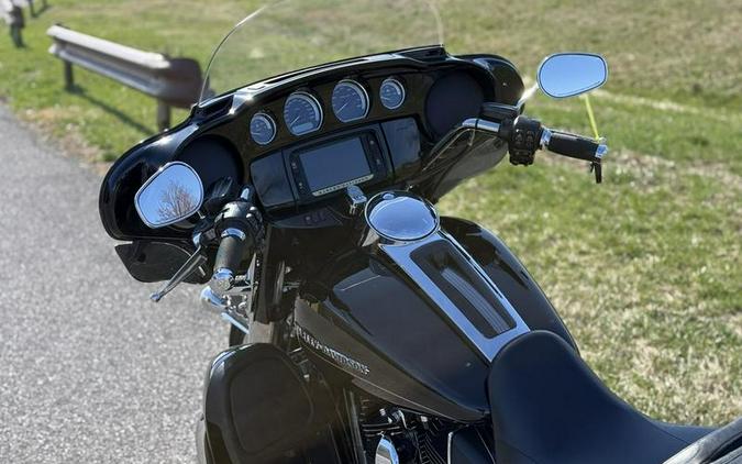 2015 Harley-Davidson® FLHTKL - Ultra Limited Low