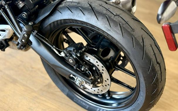 2026 Triumph Thruxton 400
