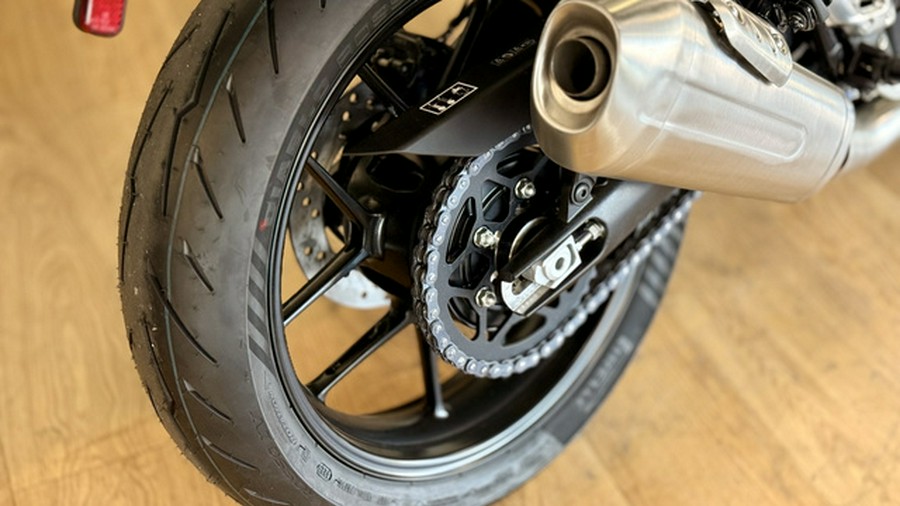 2026 Triumph Thruxton 400