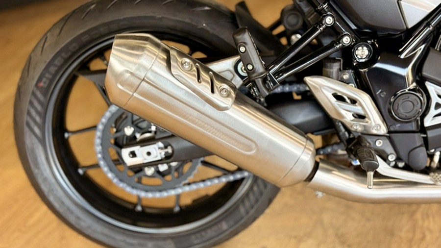 2026 Triumph Thruxton 400