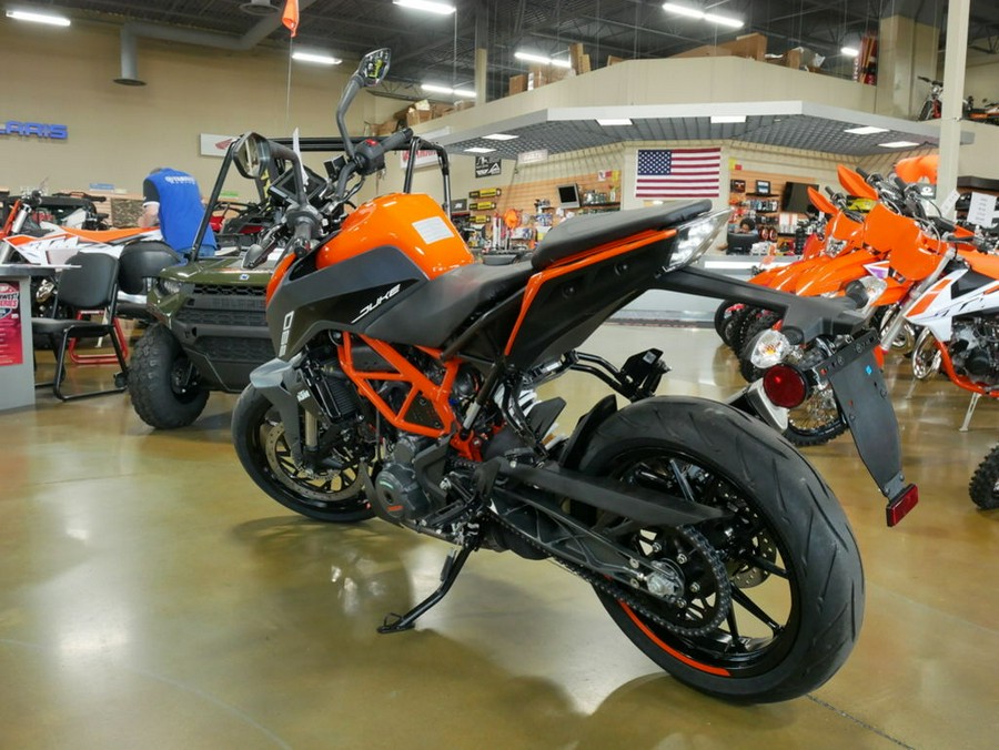 2023 KTM Duke 390