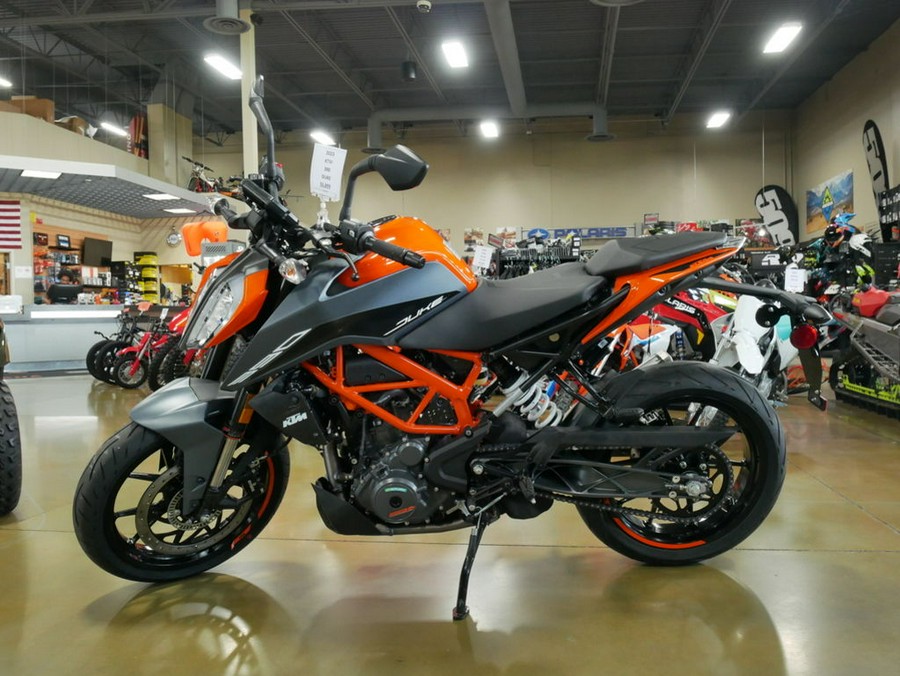 2023 KTM Duke 390