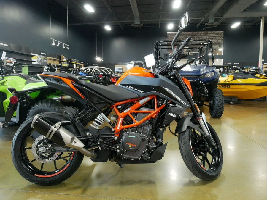 2023 KTM Duke 390