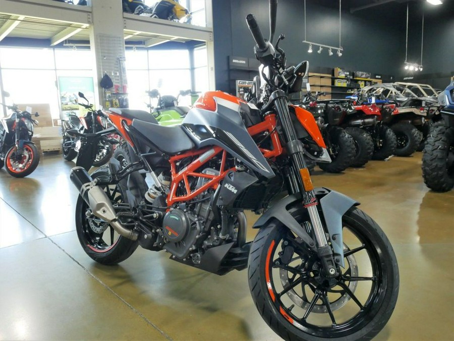 2023 KTM Duke 390