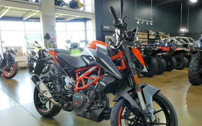 2023 KTM Duke 390